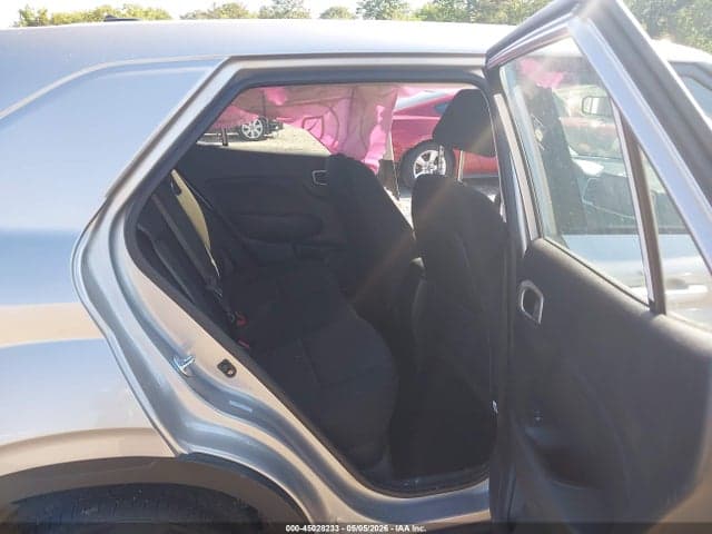 2025 HYUNDAI VENUE SE 8