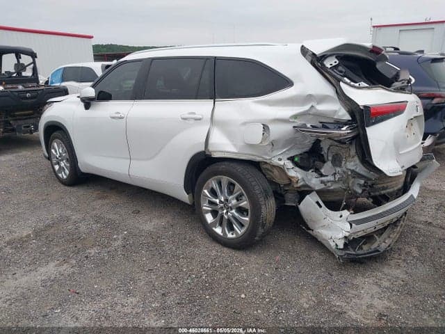 2023 TOYOTA HIGHLANDER LIMITED 3