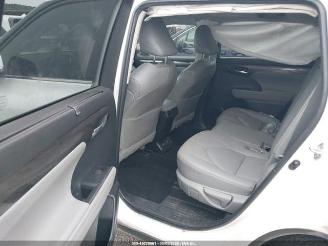 2023 TOYOTA HIGHLANDER LIMITED 8