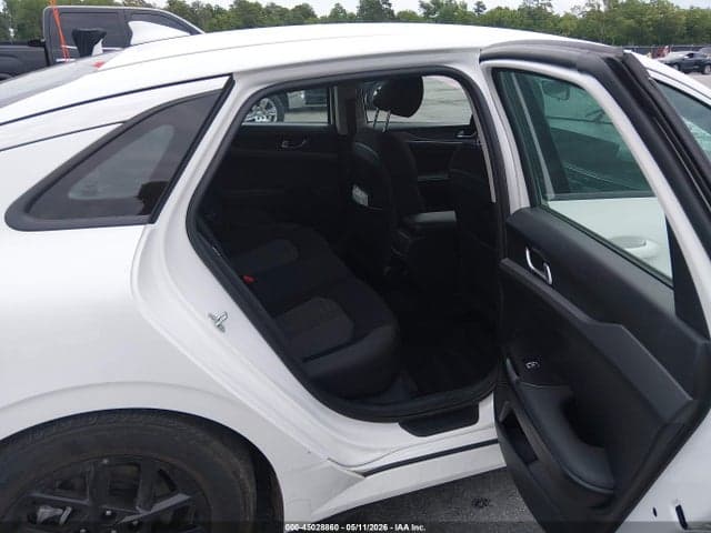 2025 KIA K5 LXS 8