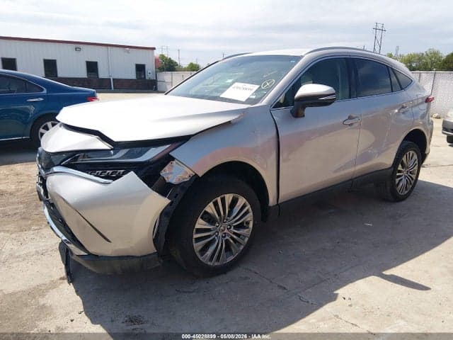 2022 TOYOTA VENZA XLE 2