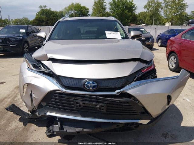2022 TOYOTA VENZA XLE 12