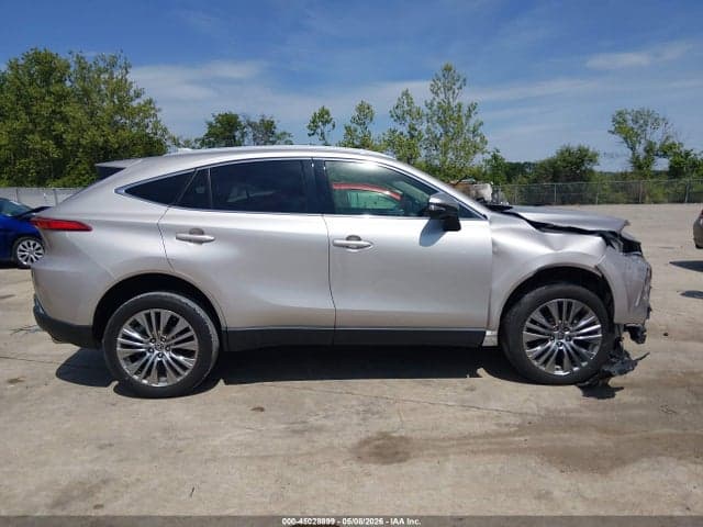 2022 TOYOTA VENZA XLE 13