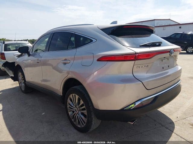 2022 TOYOTA VENZA XLE 3