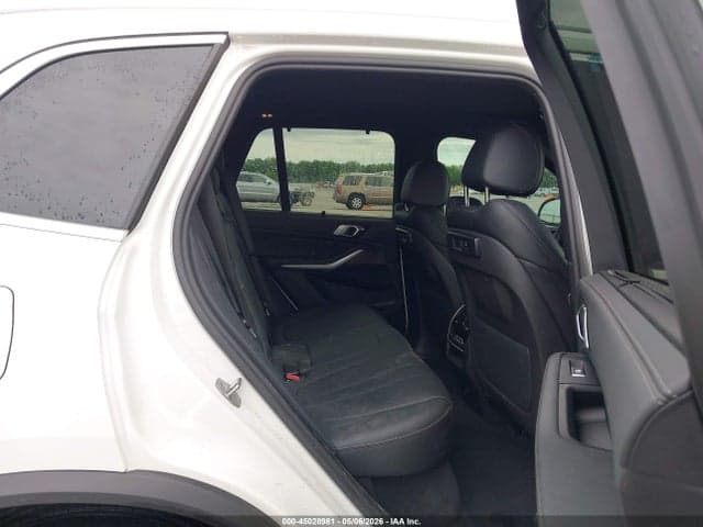 2023 BMW X5 PHEV XDRIVE45E 8