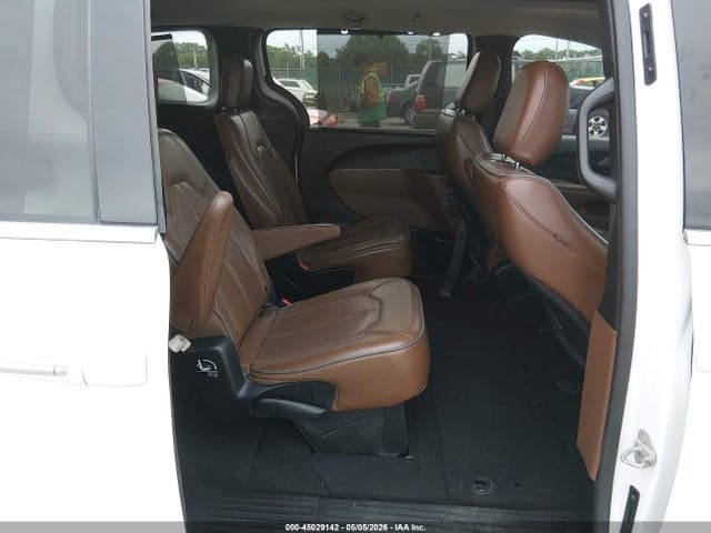 2019 CHRYSLER PACIFICA LIMITED 8