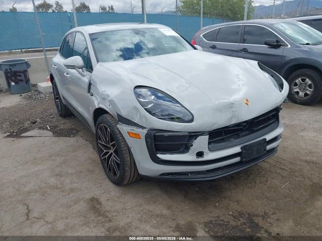 2025 PORSCHE MACAN T 1