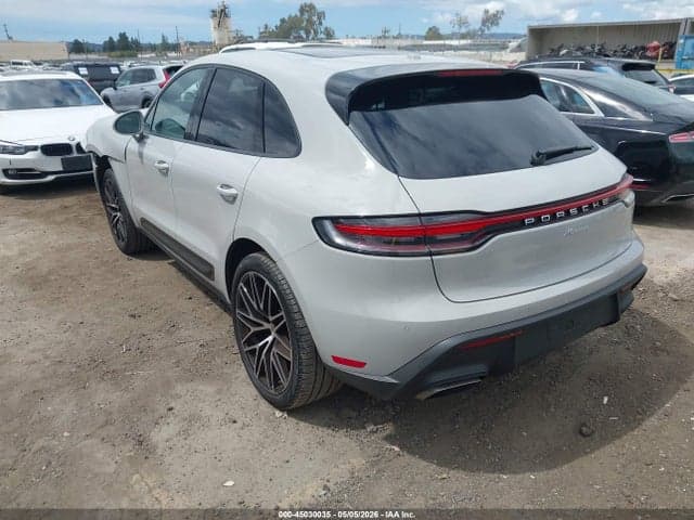 2025 PORSCHE MACAN T 3