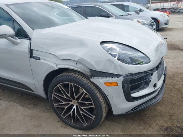 2025 PORSCHE MACAN T 6