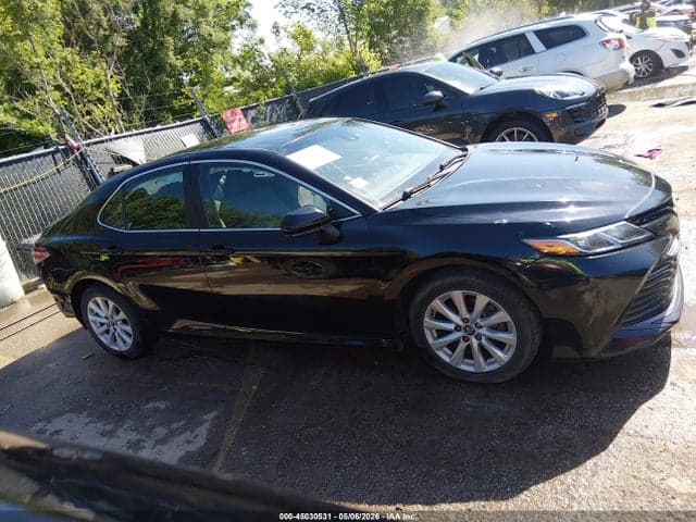 2018 TOYOTA CAMRY LE 13