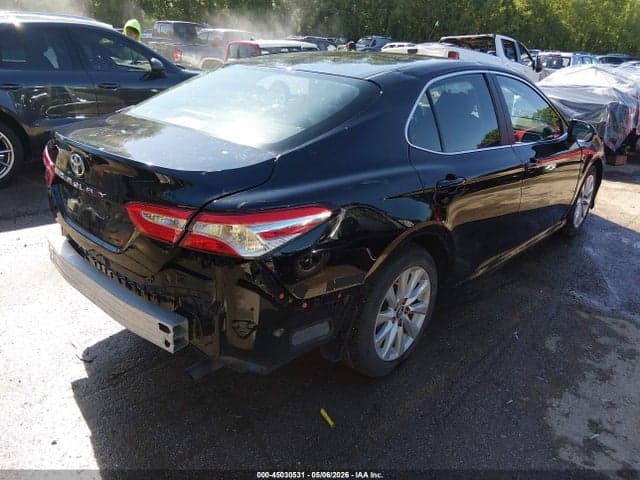 2018 TOYOTA CAMRY LE 4