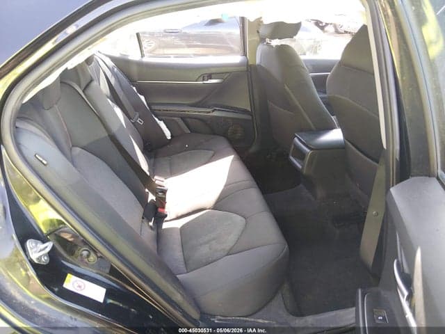 2018 TOYOTA CAMRY LE 8