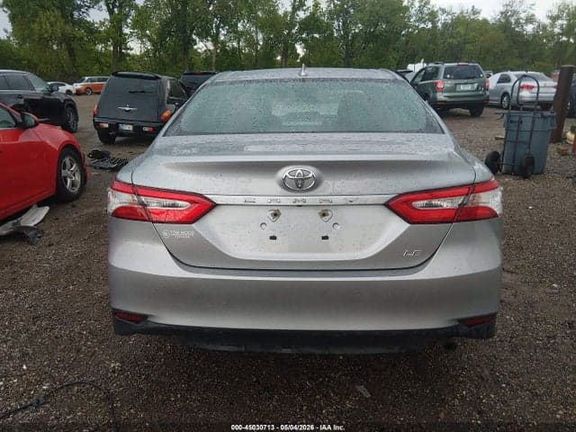 2019 TOYOTA CAMRY LE 16