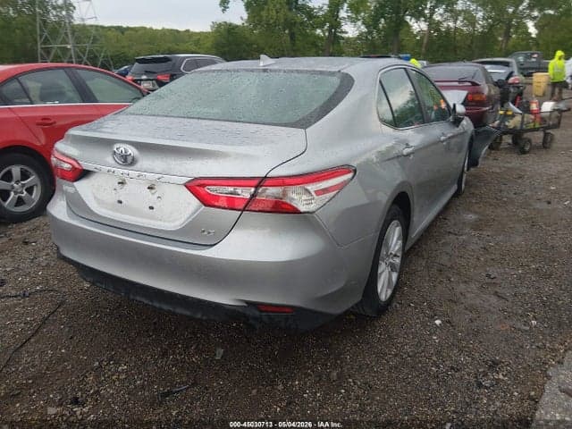 2019 TOYOTA CAMRY LE 4