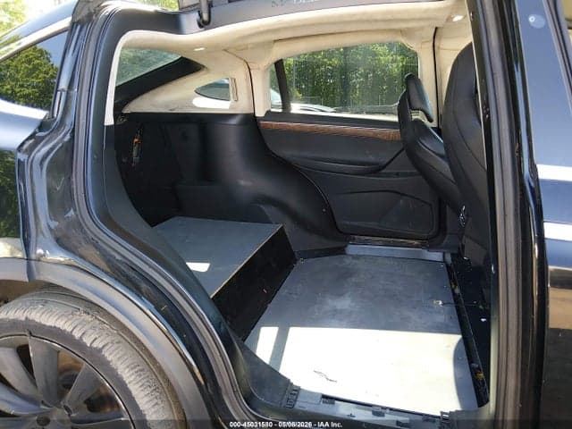 2017 TESLA MODEL X 8
