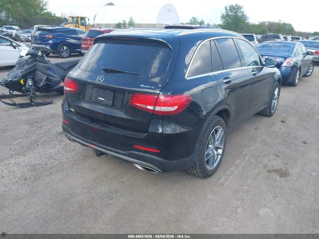 2017 MERCEDES-BENZ GLC 300 4MATIC 5