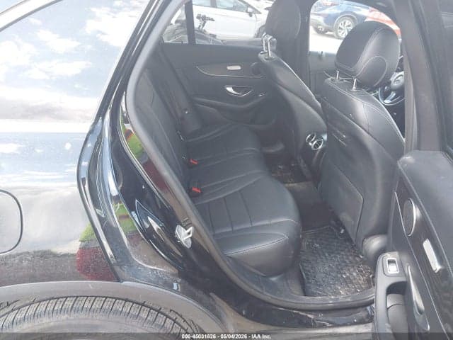 2017 MERCEDES-BENZ GLC 300 4MATIC 9