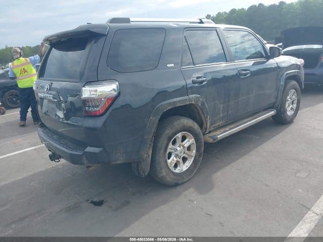2024 TOYOTA 4RUNNER SR5 4