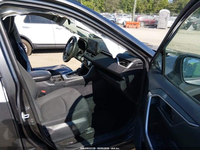 2021 TOYOTA RAV4 LE 5