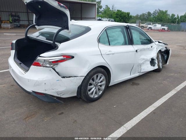 2020 TOYOTA CAMRY LE 4