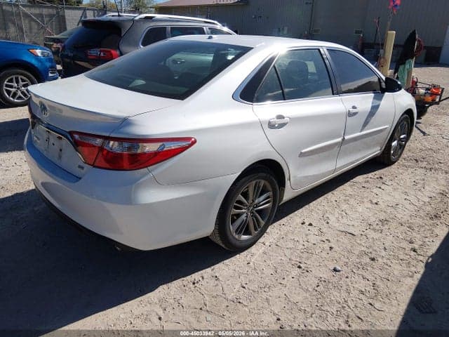 2017 TOYOTA CAMRY SE 4