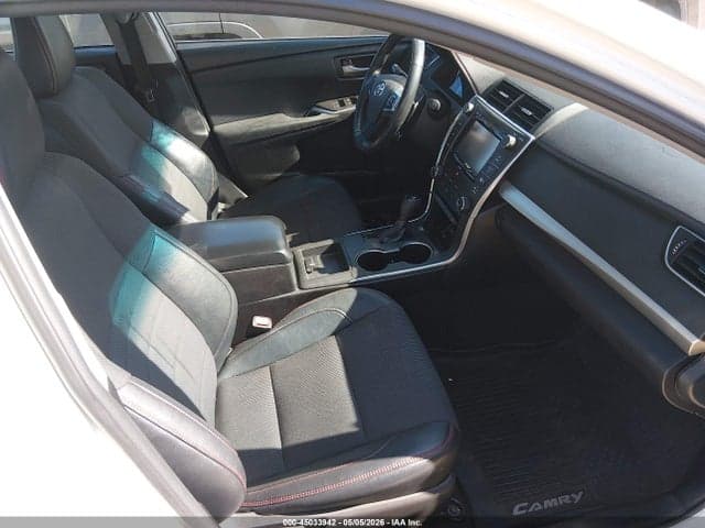 2017 TOYOTA CAMRY SE 5