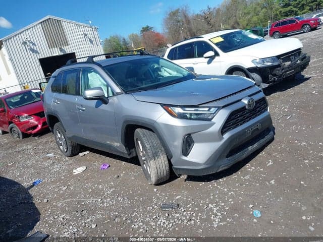 2022 TOYOTA RAV4 XLE 1