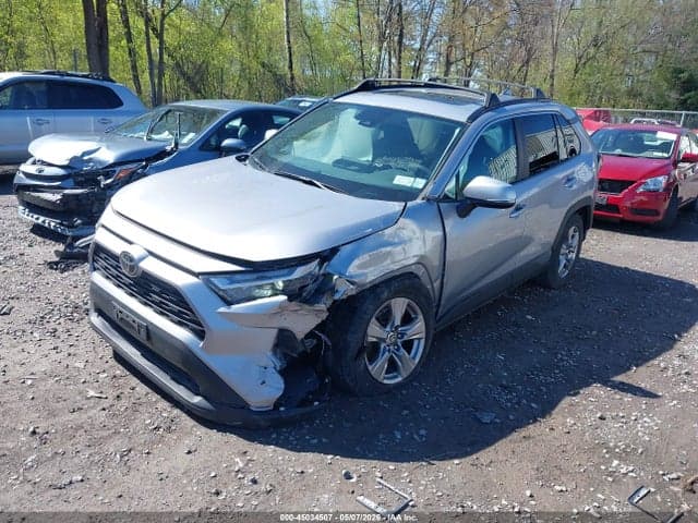 2022 TOYOTA RAV4 XLE 2