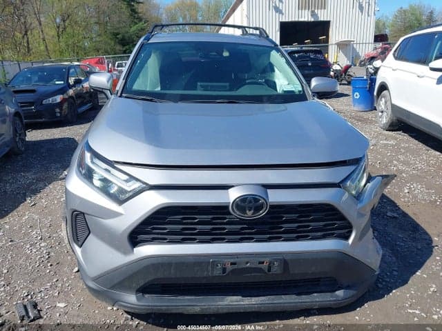 2022 TOYOTA RAV4 XLE 12
