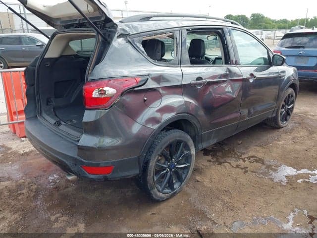 2019 FORD ESCAPE SE 4