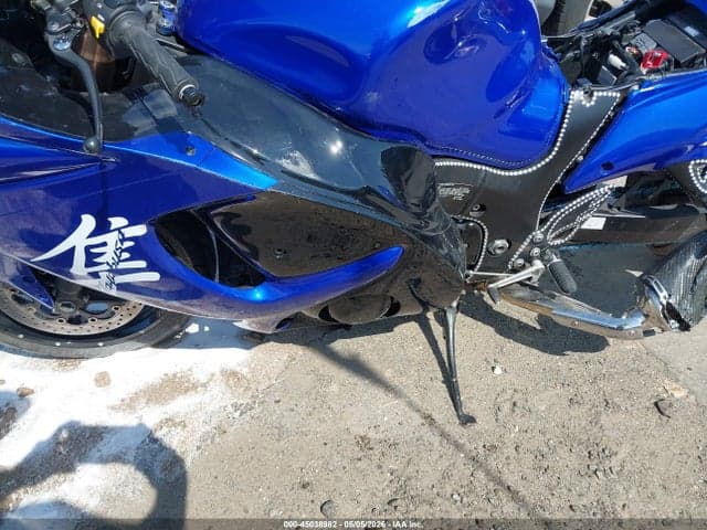 2017 SUZUKI GSX1300 RA 10