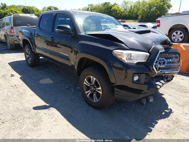 2017 TOYOTA TACOMA 1