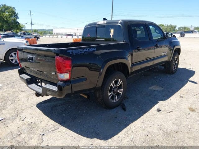2017 TOYOTA TACOMA 4