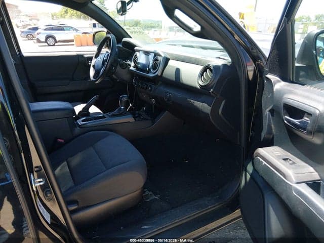 2017 TOYOTA TACOMA 5