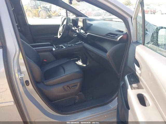 2025 TOYOTA SIENNA WOODLAND EDITION 5