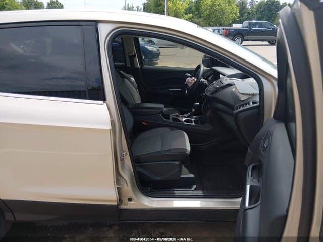 2017 FORD ESCAPE SE 5