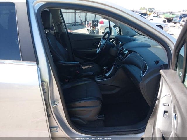 2019 CHEVROLET TRAX LT 5