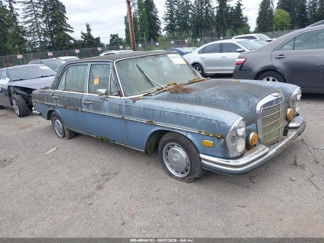 1972 MERCEDES-BENZ 280 SERIES