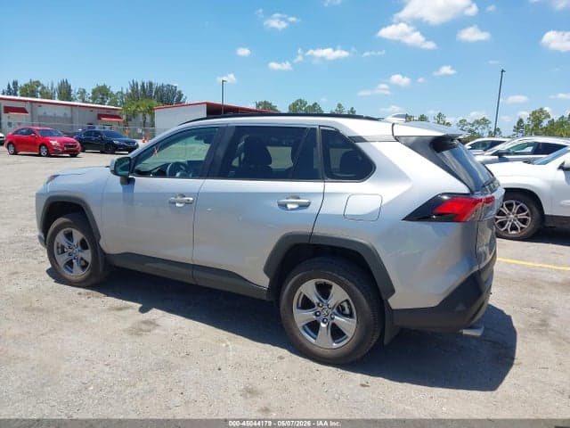 2025 TOYOTA RAV4 XLE 3