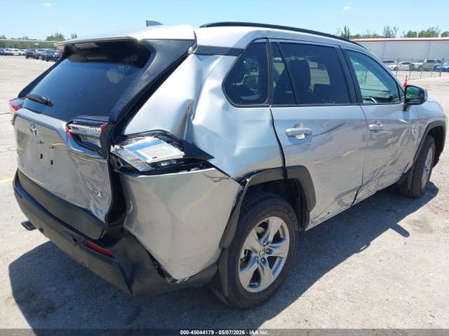 2025 TOYOTA RAV4 XLE 6