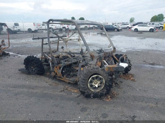 2021 CAN-AM DEFENDER HD8