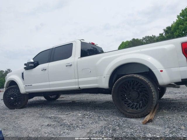 2022 FORD F-450 LARIAT 18