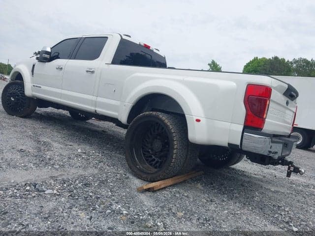 2022 FORD F-450 LARIAT 3