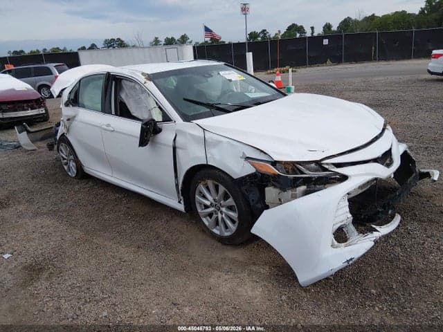 2019 TOYOTA CAMRY LE 1