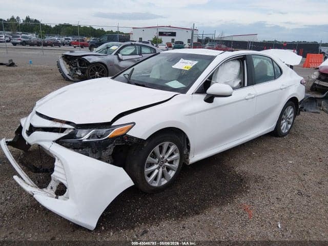 2019 TOYOTA CAMRY LE 2