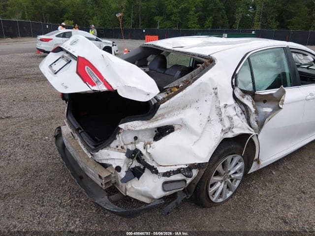 2019 TOYOTA CAMRY LE 6