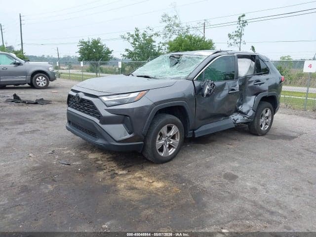 2022 TOYOTA RAV4 XLE 2
