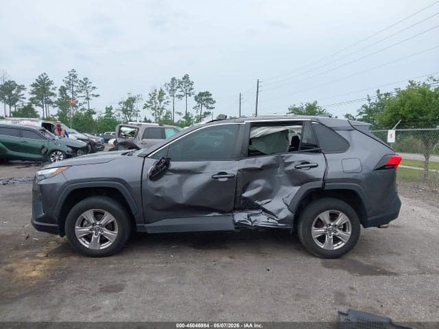 2022 TOYOTA RAV4 XLE 14