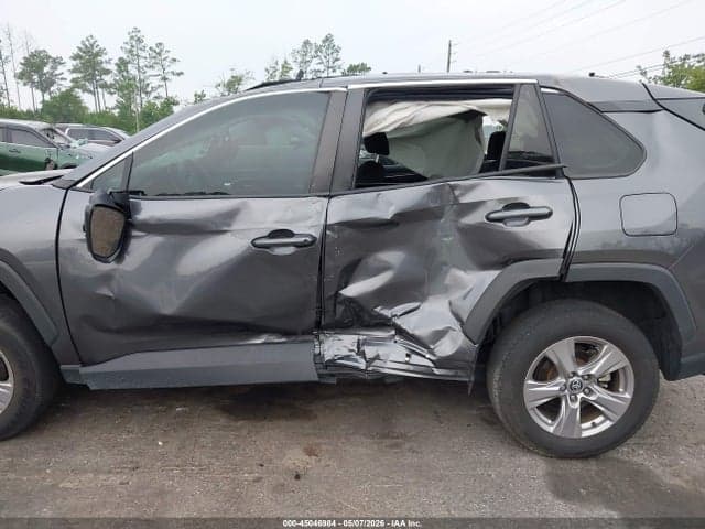 2022 TOYOTA RAV4 XLE 6