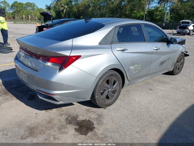2021 HYUNDAI ELANTRA SEL 4